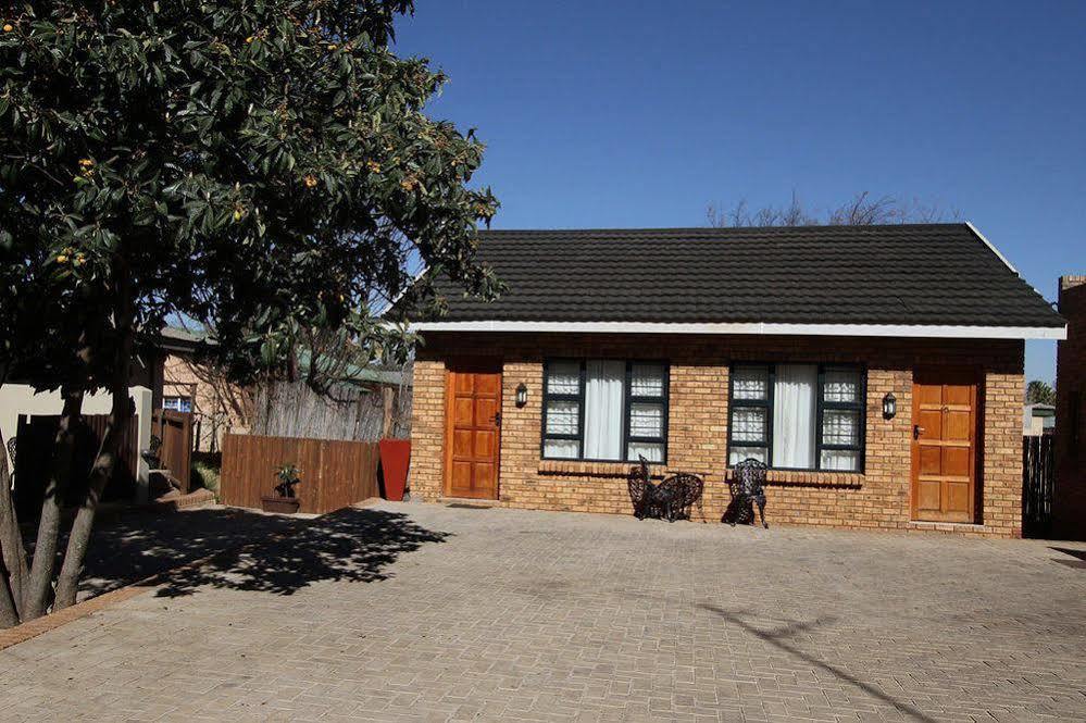 Kuruman Inn Dış mekan fotoğraf